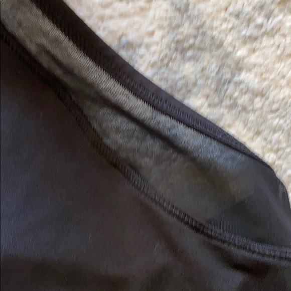 Old navy active tank - Picture 3 of 4